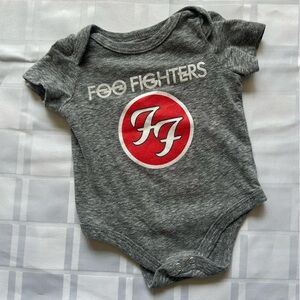 3 for $20 🐣 Foo Fighters Grey Short Sleeve Baby Onesie Bodysuit